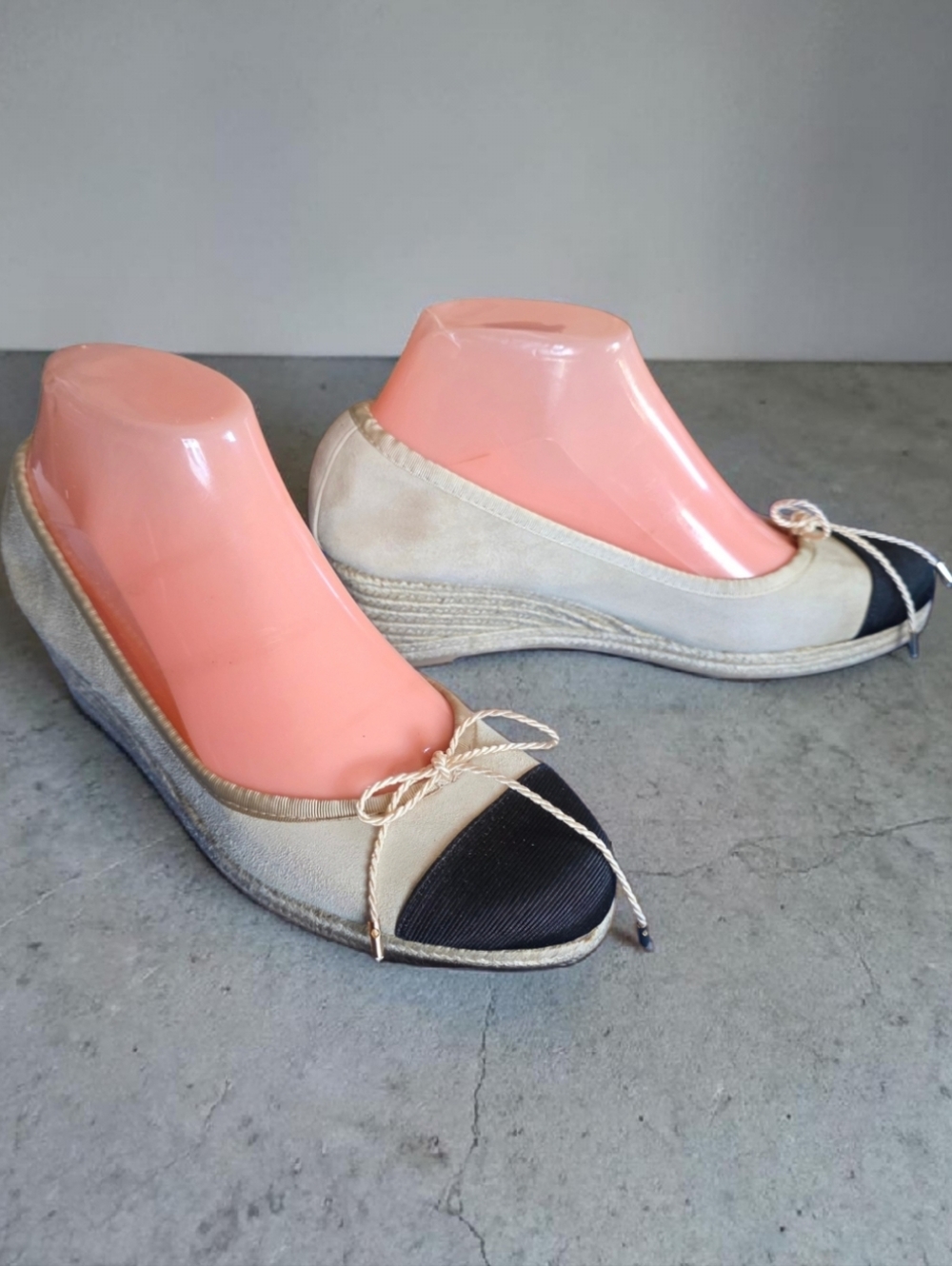 NWOT PAUL MAYER ( 7B ) ATTITUDES Jewel Cap-Toe Espadrille Wedge Pumps